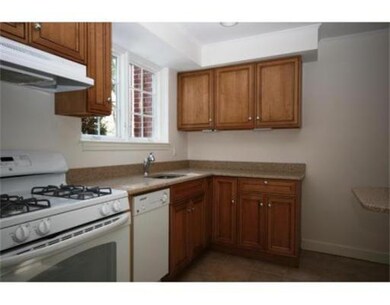 63 Linden St unit 5, Wellesley, MA 02482 - photo 4