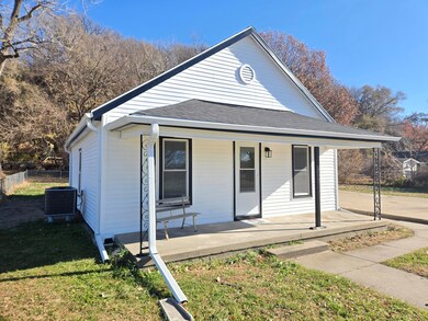 1433 N 8th St, Council Bluffs, IA 51503 - photo 3