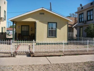 9 Apartments Downtown