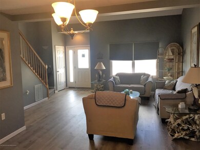 2 Creekview Road Living Room