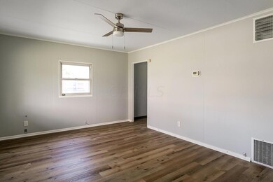 484 S Hampton Rd, Columbus, OH 43213 - photo 4