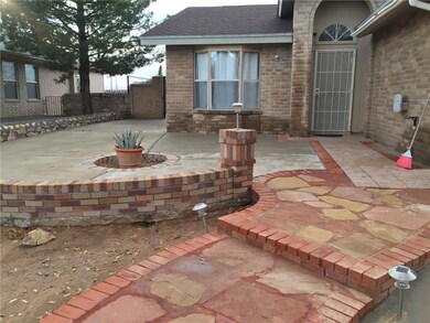 133 Lago Seco Dr, Horizon City, TX 79928 - photo 2