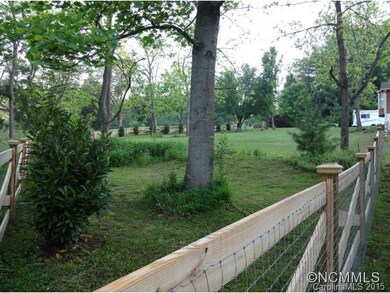 67 W Chapel Rd, Asheville, NC 28803 - photo 3