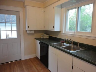 KITCHEN NEW FLOORING AND PAINT