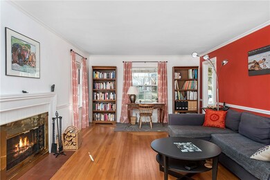 16 Dryden Ave, Pawtucket, RI 02860 - photo 4