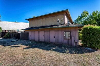 1674 Bramble Pl-Print-03