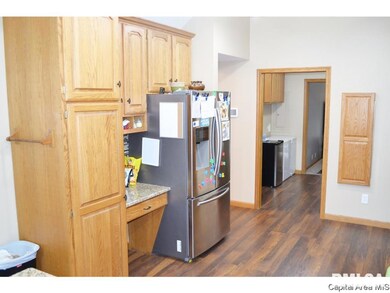 140 S Cedar Dr, Virginia, IL 62691 - photo 6