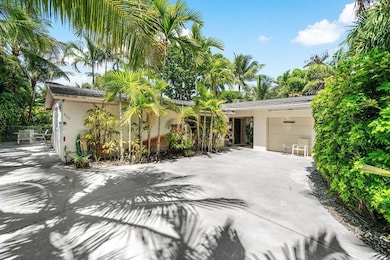 933 Laurel Rd, North Palm Beach, FL 33408 - photo 4