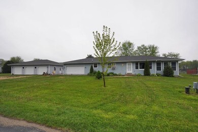 364 Pagelow Rd, Brooklyn, WI 53521 - photo 2