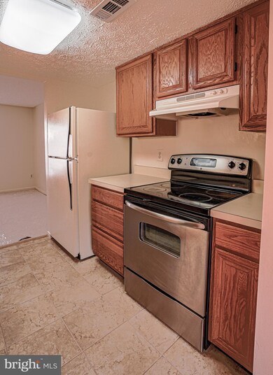 22422 Stablehouse Dr, Sterling, VA 20164 - photo 5