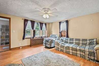 9 Benham St, Worcester, MA 01604 - photo 2