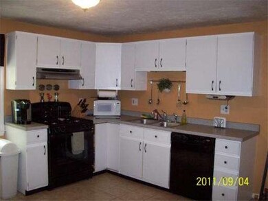 103 Hayward St unit B, Milford, MA 01757 - photo 3