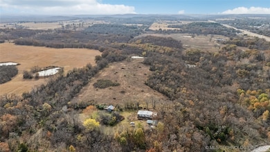 13975 Cedar Ave, Schulter, OK 74460 - photo 5