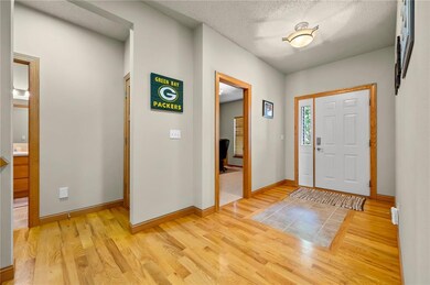 foyer - oak floors flow thru main level
