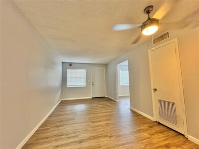 Living room/dining room