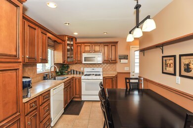 46 Rieder Rd, Edison, NJ 08817 - photo 6