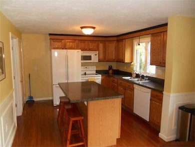 49 Water St unit A, Milford, MA 01757 - photo 4