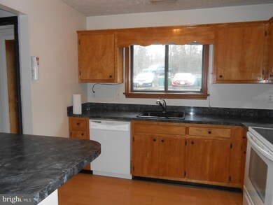 23374 Black Oak Ct, California, MD 20619 - photo 2