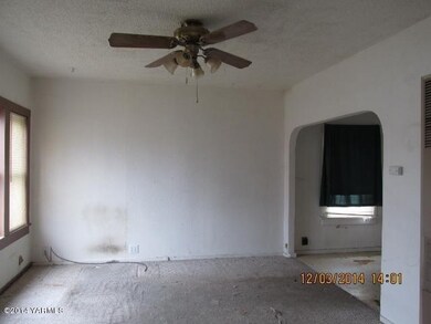 Living room 5