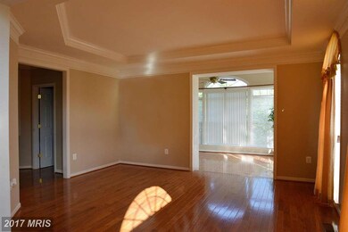 42245 Providence Ridge Dr, Chantilly, VA 20152 - photo 4