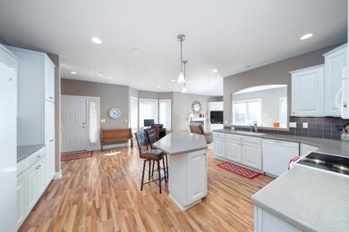 1285 Prestwick Dr, Holland, MI 49423-6 (
