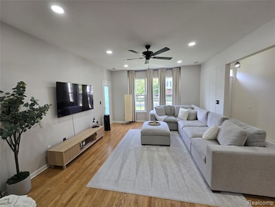 13370 Forest Ridge Blvd unit 172, Sterling Heights, MI 48313 - photo 3