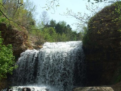 Tanyard Creek Waterfall