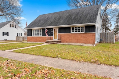 925 W Lindbergh St, Appleton, WI 54914 - photo 2