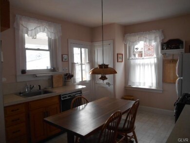 524 E Locust St, Bethlehem, PA 18018 - photo 7