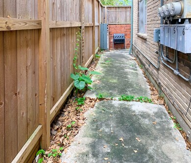 2206 Hazard St unit 5, Houston, TX 77019 - photo 7