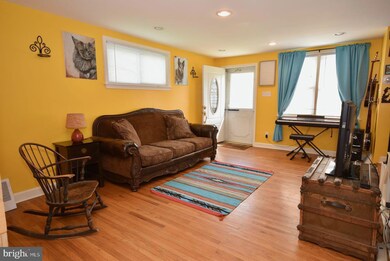 919 Maple Ave, Glenolden, PA 19036 - photo 3