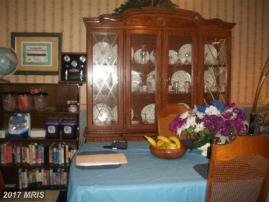 9308 Fontana Dr, Lanham, MD 20706 - photo 5