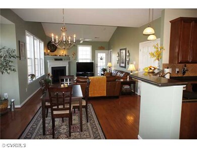 Den/Family/Great Room - Terrific Open Floor Plan!!