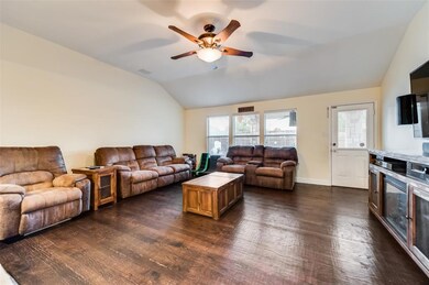 406 Oxford Dr, Wylie, TX 75098 - photo 4