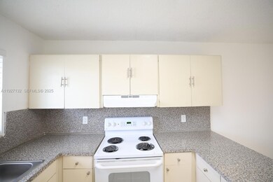 6165 W 22nd Ct unit 202, Hialeah, FL 33016 - photo 4