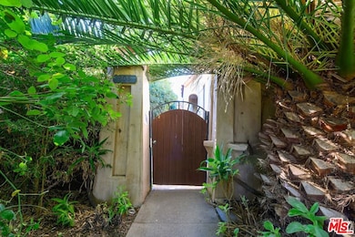 805 N Poinsettia Place, Los Angeles, CA 90046 - photo 2