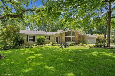 279 E Tall Trees Ln, Palatine, IL 60067 - photo 2