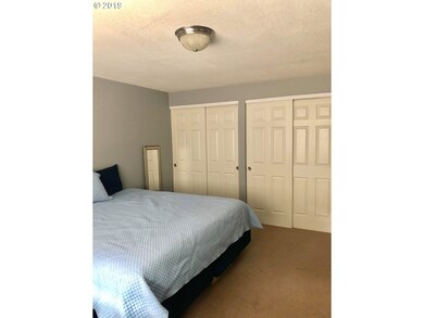 Bedroom, Primary