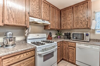 1098CamelotCourt_004