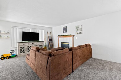 996 Glengrove Ave, Central Point, OR 97502 - photo 4