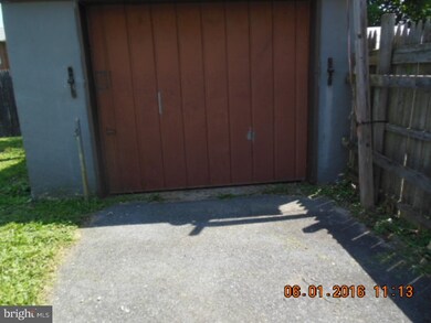 223 Collingdale Ave, Darby, PA 19023 - photo 4