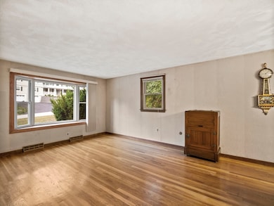 12 Pinetree Rd, Billerica, MA 01821 - photo 2