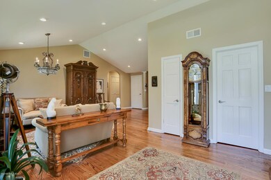 70 Riverside Ln Riverside CT-large-007-2