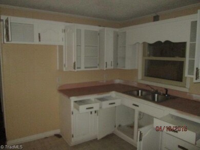 803 Meredith St, High Point, NC 27260 - photo 4