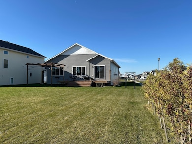 5219 11th St W, Riverside, ND 58078 - photo 6