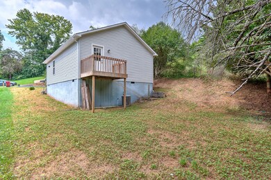 1703 Daytona Dr, Johnson City, TN 37601 - photo 5