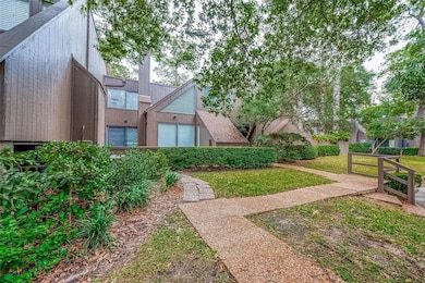 336 Litchfield Ln, Houston, TX 77024 - photo 2