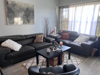 2307 S Cypress Bend Dr unit 406A, Pompano Beach, FL 33069 - photo 2