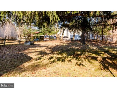 211 Lenoir Ave, Wayne, PA 19087 - photo 2