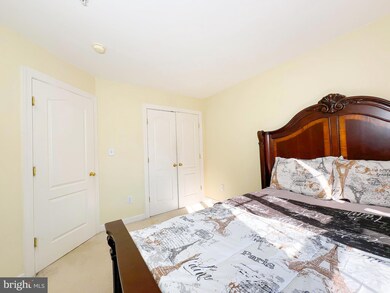 2016 Wheaton Haven Ct unit ROOM ONLY, Silver Spring, MD 20902 - photo 3